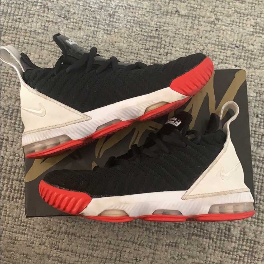 Nike LeBron 16 boys size 4 *Excellent Condition*